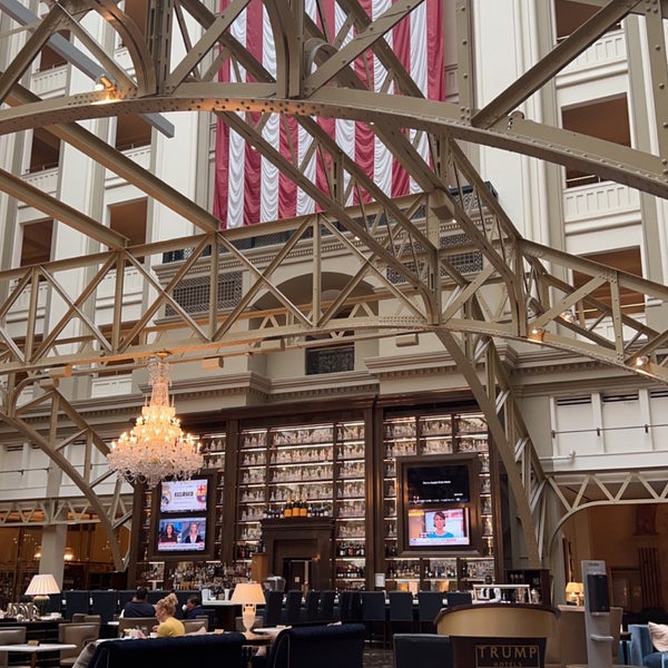 รูปภาพถ่ายที่ Trump International Hotel Washington D.C. โดย 8/8 เมื่อ 3/9/2022