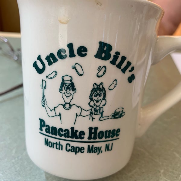 Foto tomada en Uncle Bill&#39;s Pancake House  por Eileen T. el 7/13/2019
