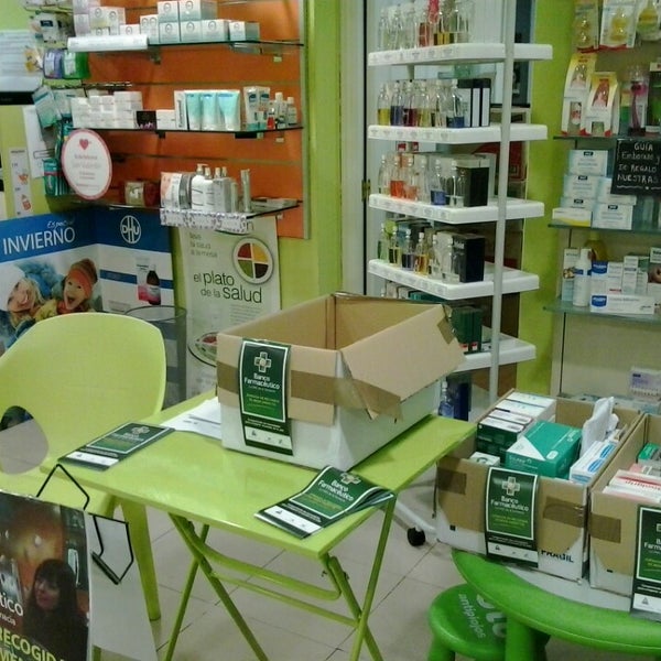 Foto tirada no(a) Farmacia DOLORES GOMEZ ROAN por Angel M. em 2/8/2014