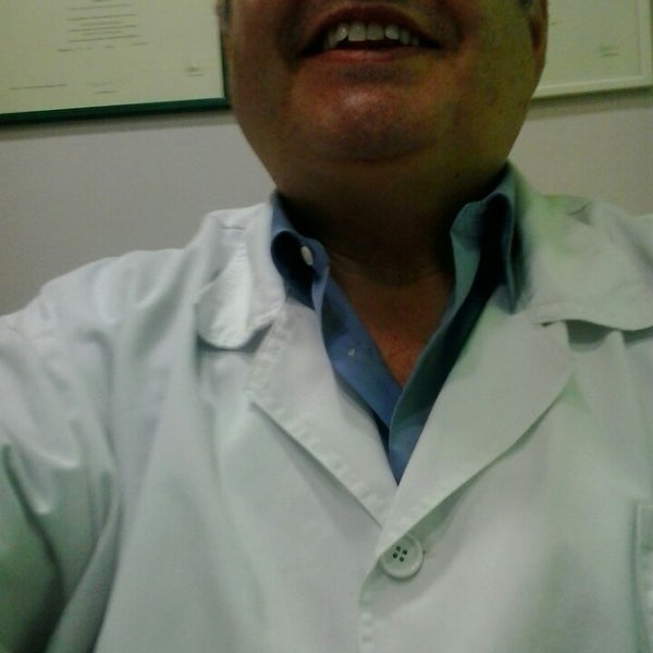 รูปภาพถ่ายที่ Farmacia DOLORES GOMEZ ROAN โดย Angel M. เมื่อ 5/12/2014