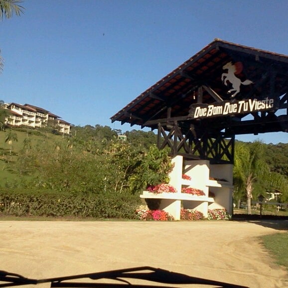 รูปภาพถ่ายที่ Fazzenda Park Hotel โดย Neto L. เมื่อ 6/4/2013