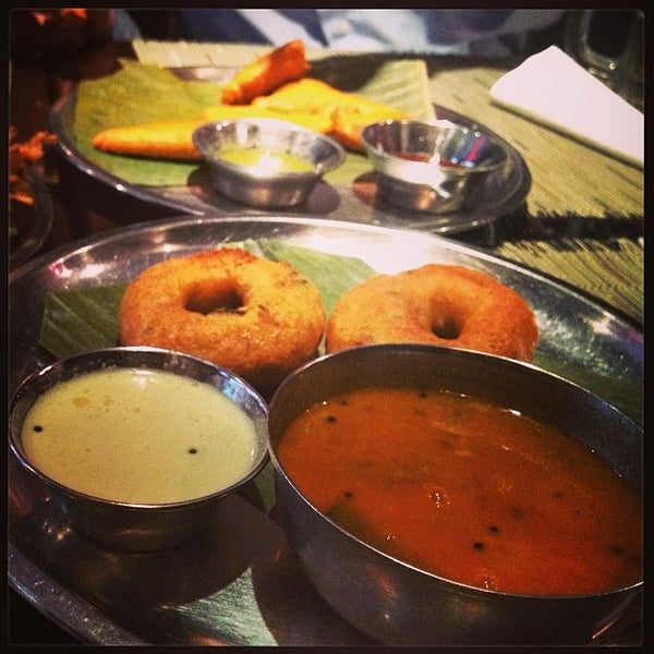 Photo taken at Pongal Kosher South Indian Vegetarian Restaurant by Joasia on 5/1/2014