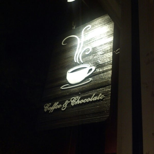 5/2/2013에 Jeff Z.님이 Coffee &amp; Chocolate에서 찍은 사진