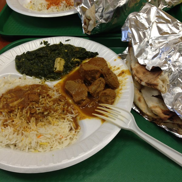 Foto scattata a Joy Curry &amp; Tandoor Indian Restaurant da Mohan M. il 4/22/2013