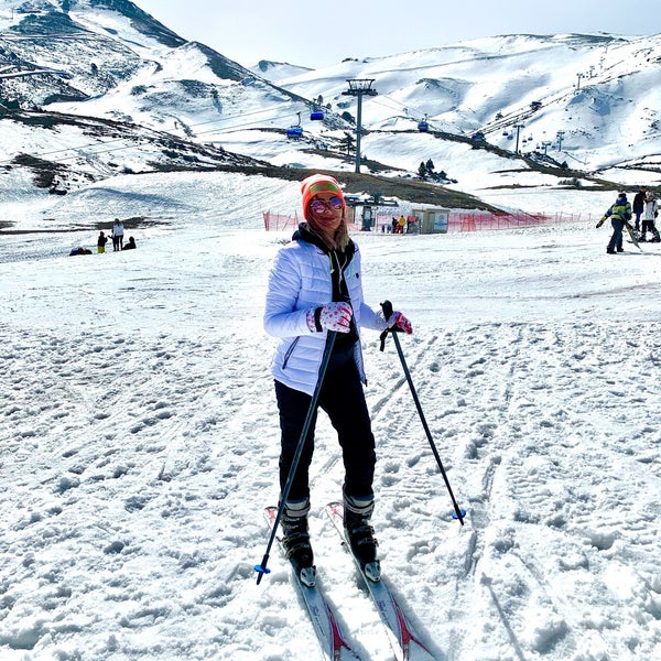 Das Foto wurde bei Denizli Bozdağ Kayak Merkezi von Ece K. am 2/28/2021 aufgenommen