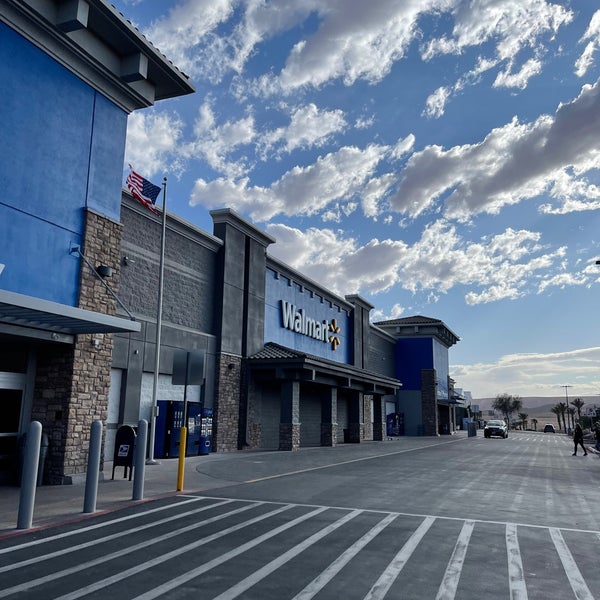 Walmart Supercenter Big Box Store in Mesquite