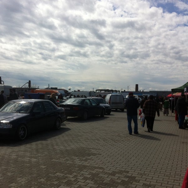 Piața Obor Flea Market in Arad