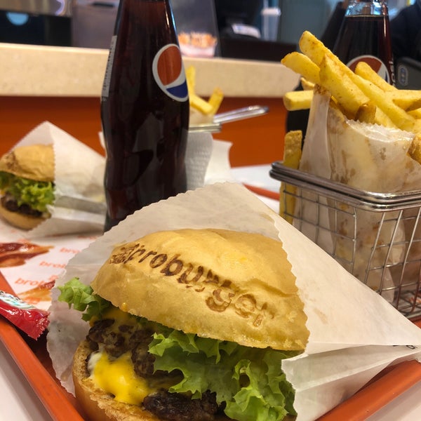Foto diambil di broburger oleh SR . pada 3/15/2019