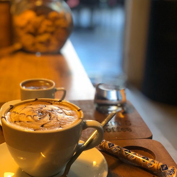 11/20/2019 tarihinde Cem&#39;s Coffee &amp; T.ziyaretçi tarafından Cem&#39;s Coffee &amp; Tea House'de çekilen fotoğraf