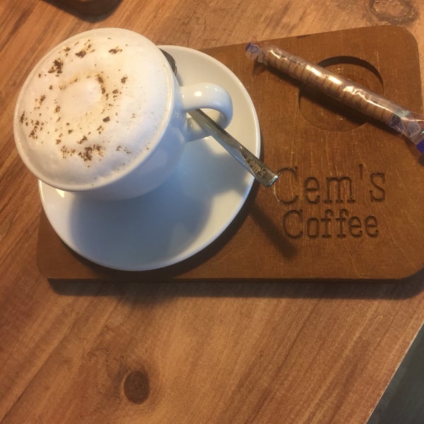 9/26/2019 tarihinde Cem&#39;s Coffee &amp; T.ziyaretçi tarafından Cem&#39;s Coffee &amp; Tea House'de çekilen fotoğraf