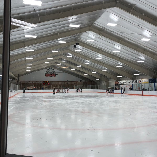 White Bear Lake Sports Center - 173 ziyaretçidan 2 tavsiye