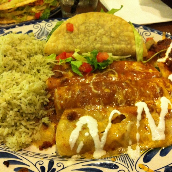 รูปภาพถ่ายที่ Abuelo&#39;s Mexican Restaurant โดย Woo W. เมื่อ 4/12/2013