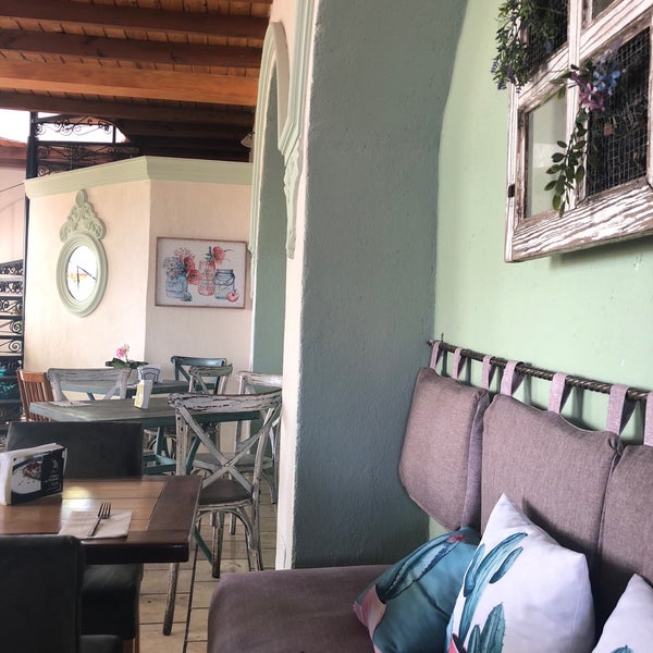 Photo taken at Divará Restaurante &amp; Bar by Miranda T. on 7/21/2018