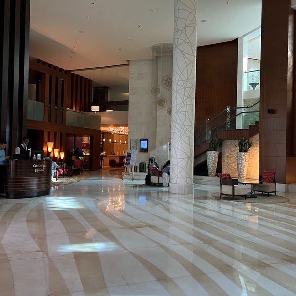 Foto tirada no(a) Marriott Hotel Al Jaddaf por .. em 5/8/2022