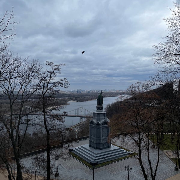 Photo taken at Volodymyrska Hill by Az 🇸🇦🇬🇧 on 11/30/2021
