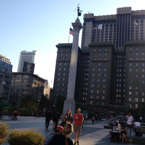 Photo taken at Union Square by Vitória S. on 5/4/2013