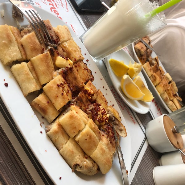 Photo taken at Meşhur Pide Restaurant by Ayss on 6/25/2019