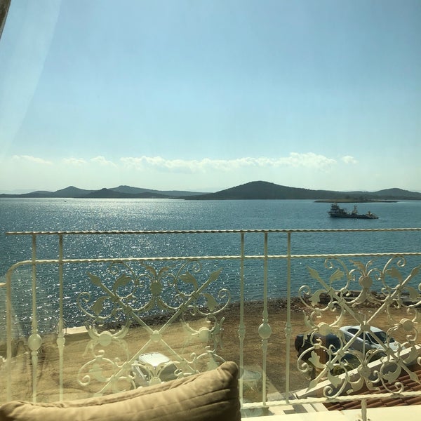 Photo taken at Cunda Kıvrak Butik Otel by Batu D. on 3/10/2019