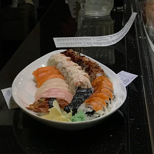 10/28/2017 tarihinde Jonathan Z.ziyaretçi tarafından Sushi Para 88'de çekilen fotoğraf