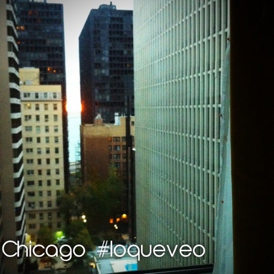 Photo taken at Hilton Chicago/Magnificent Mile Suites by María V. on 10/28/2012