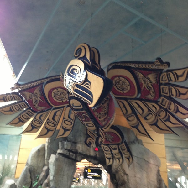 Снимок сделан в Международный аэропорт Ванкувера (YVR) пользователем Christoph B. 4/27/2013