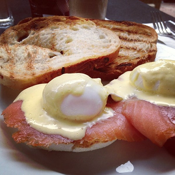 Balans Restaurant & Bar, Brickell Bar in Miami Financial District