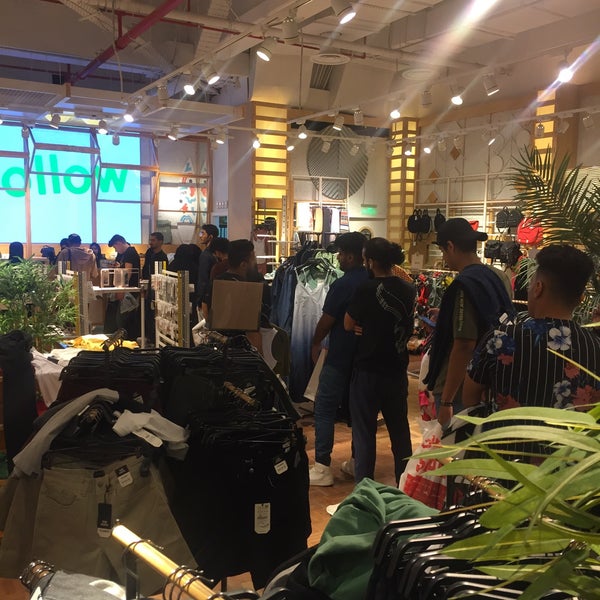 pull and bear mecca mall