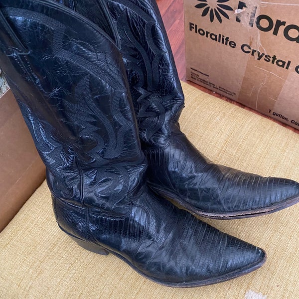 Cobblestone Shoe Repair 5818 Camp Bowie Blvd