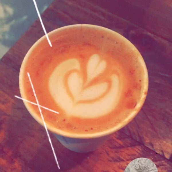 Photo taken at Ounce Coffee &amp; Roastery by L 🌸 F. on 4/26/2018