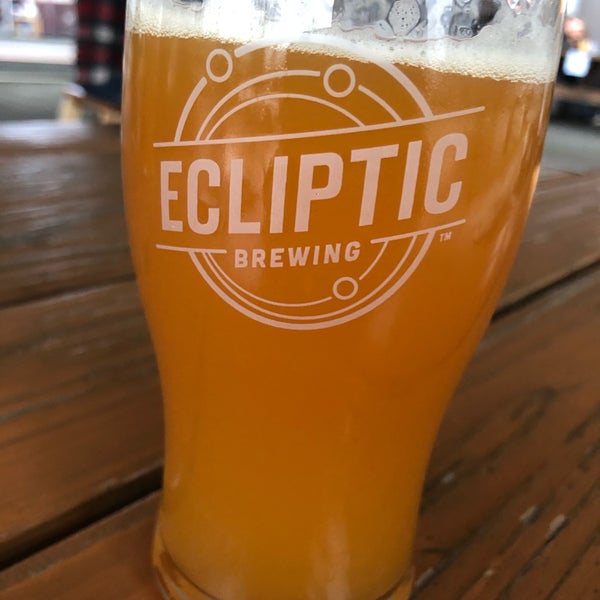 12/31/2020 tarihinde Todd T.ziyaretçi tarafından Ecliptic Brewing'de çekilen fotoğraf