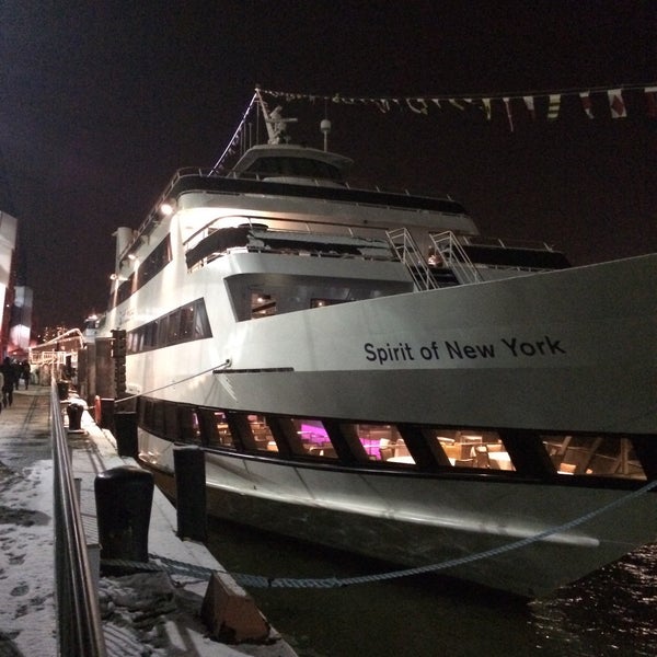 1/10/2015 tarihinde Vivianne V.ziyaretçi tarafından Spirit of New York'de çekilen fotoğraf