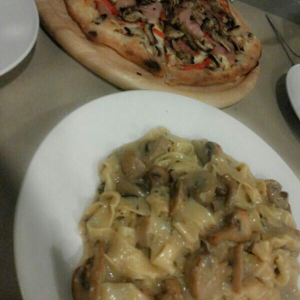 Photo taken at Da Leonardo Cucina Italiana by Jane A. on 3/25/2014