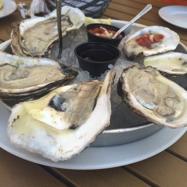 The Walrus Oyster and Ale House NATIONAL HARBOR 152 Waterfront St