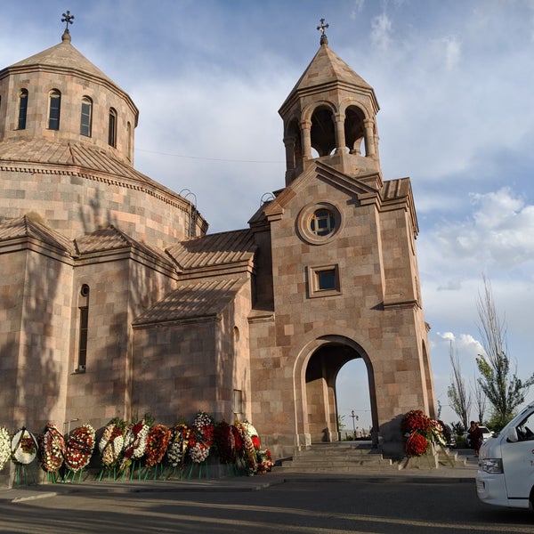 Церковь сурб саргис. Армянская церковь пятигорск сурб саркис. Церковь сурб саргис. Сурб саркис праздник. Церковь сурб саргис.