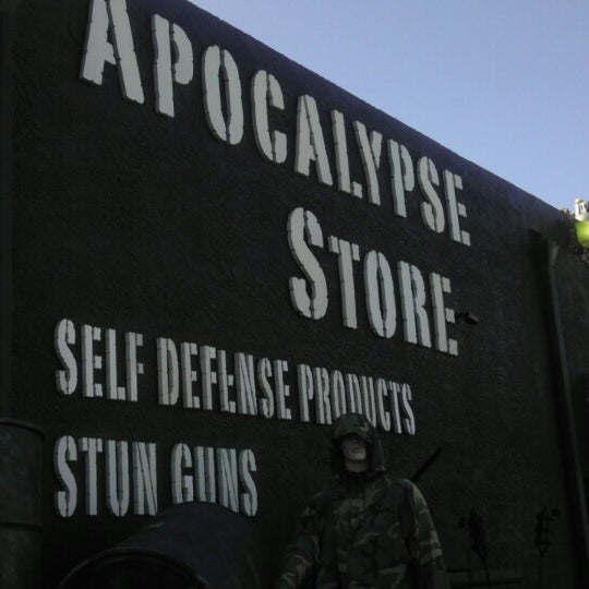 Foto scattata a Zombie Apocalypse Store da Nicky354 il 3/16/2013