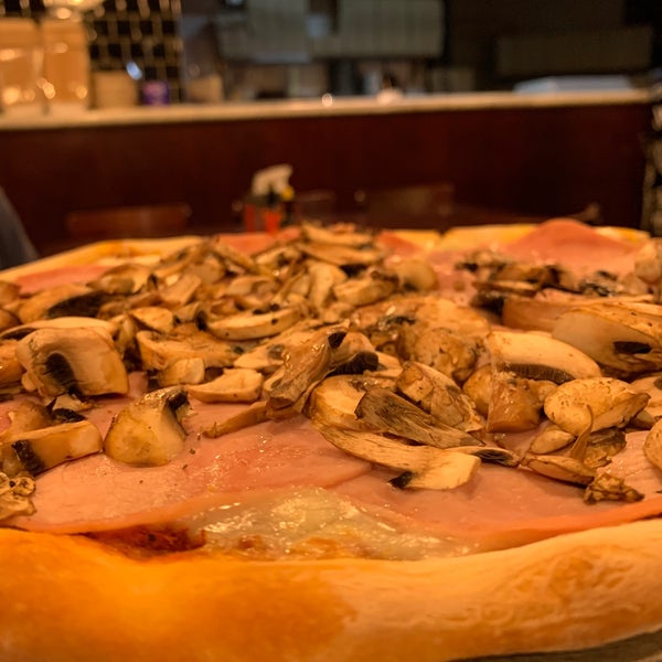 3/20/2020 tarihinde Rose A.ziyaretçi tarafından Central de Pizzas'de çekilen fotoğraf