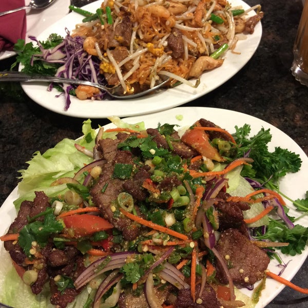 Photo taken at Kung Fu Thai &amp; Chinese Restaurant by Lauranoy T. on 3/23/2015