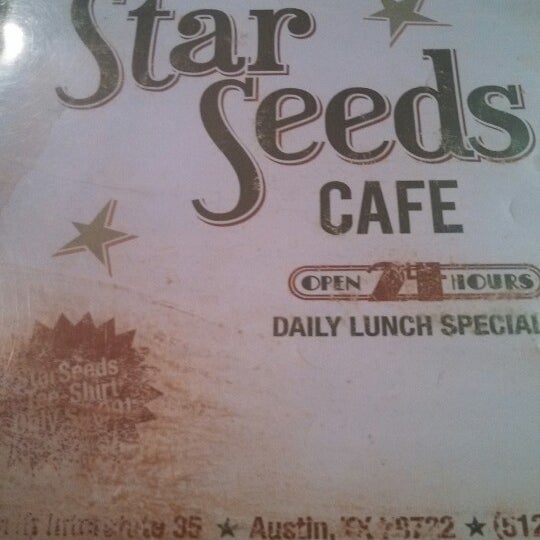 Das Foto wurde bei Star Seeds Cafe von Jon T. am 8/8/2013 aufgenommen