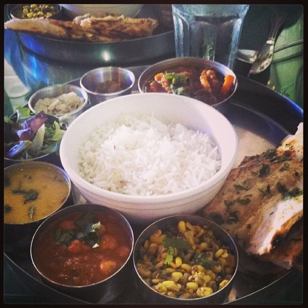 Foto scattata a New India Cuisine da Jon T. il 9/19/2013