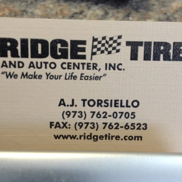 2/6/2013에 🏄 Surf dad 🏄님이 Ridge Tire &amp; Auto Center, Inc.에서 찍은 사진
