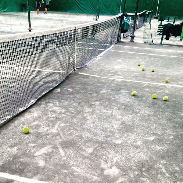 Das Foto wurde bei Midtown Tennis Club von Bernie M. am 4/30/2016 aufgenommen