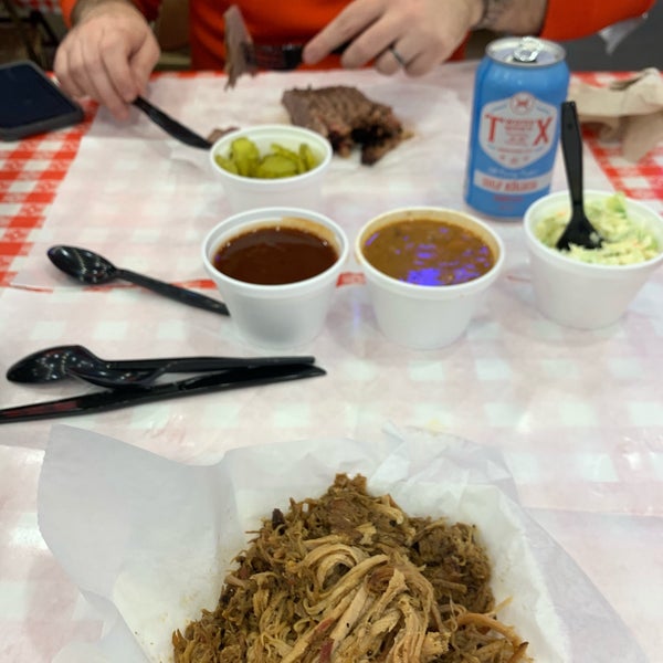 Photo taken at Rudy&#39;s Country Store &amp; Bar-B-Q by Ericka T. on 2/4/2019
