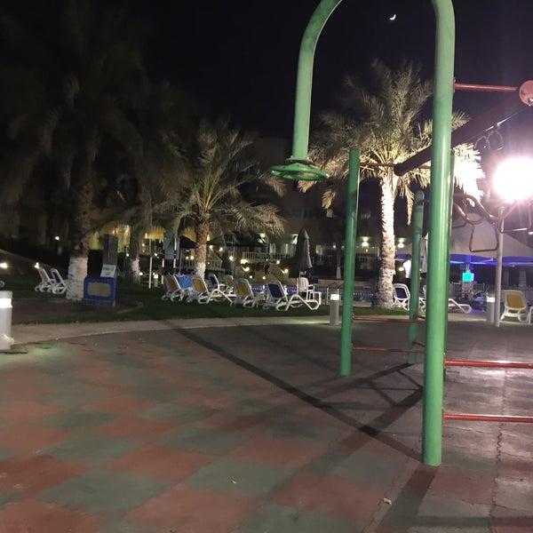 Foto tirada no(a) Mafraq Hotel Abu Dhabi por Ossama F. em 11/3/2016