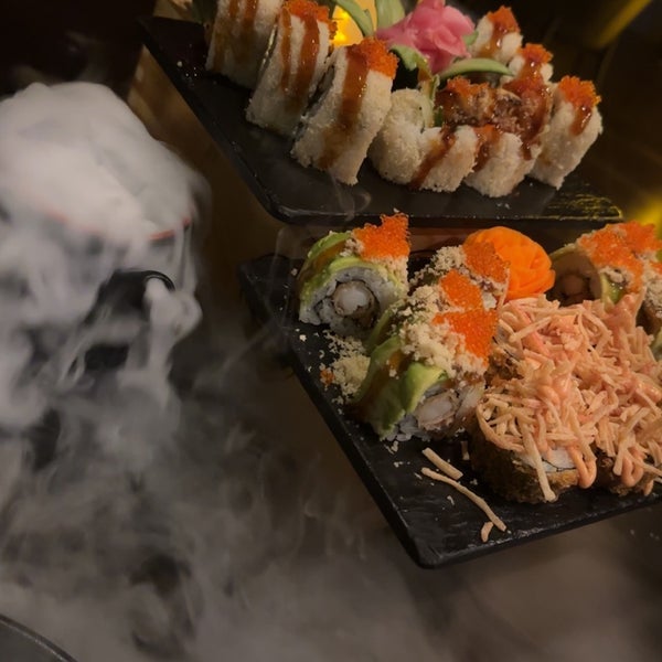 Foto scattata a GOLD Sushi Club da Noni S. il 1/18/2024