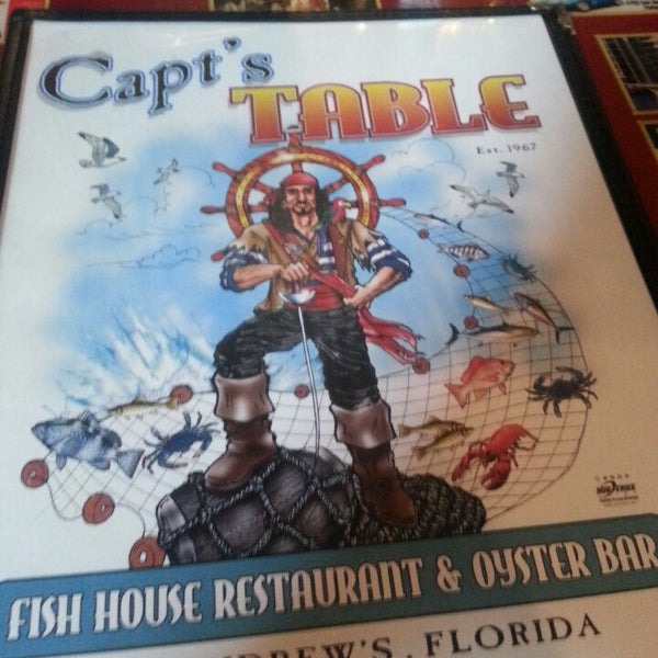 Foto scattata a Captain&#39;s Table Fish House Restaurant da Lindley H. il 7/5/2013