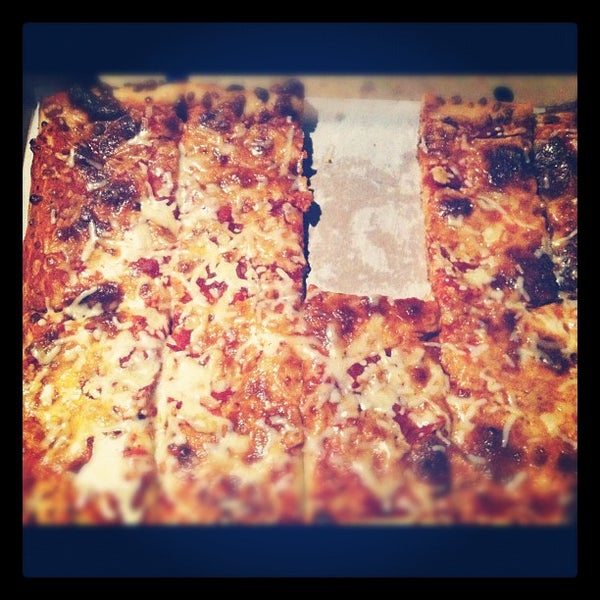 Brozzetti's Pizza Pizzeria in Johnson City