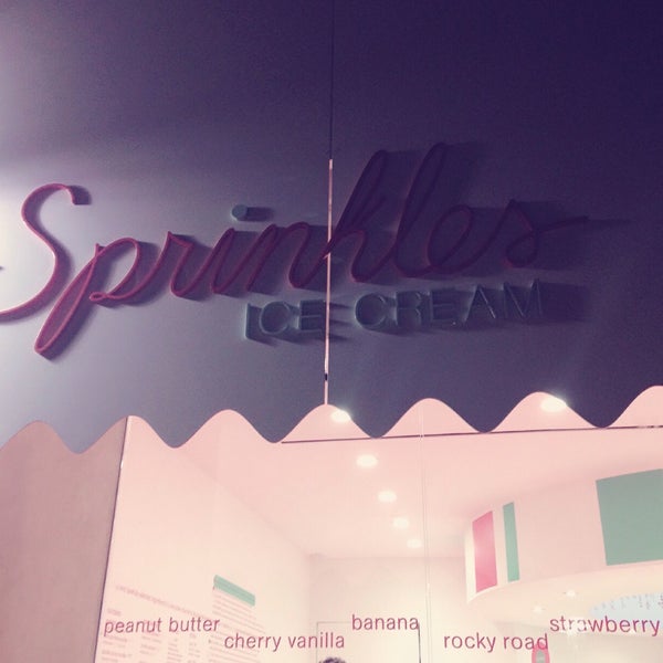 Das Foto wurde bei Sprinkles Dallas Ice Cream von baby.angelic am 9/13/2015 aufgenommen