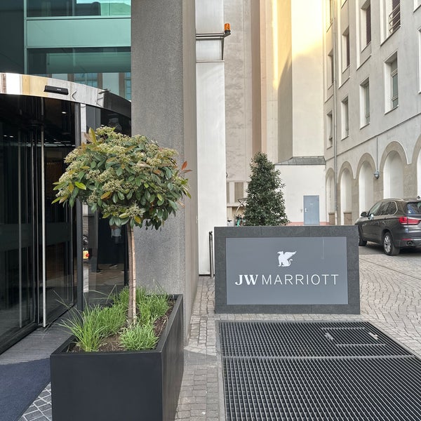 Photo taken at JW Marriott Hotel Frankfurt by Techi on 5/4/2023