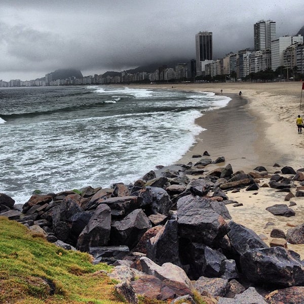 10/2/2013 tarihinde Techiziyaretçi tarafından Luau Fora do Ar'de çekilen fotoğraf