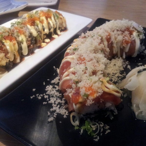 Foto tomada en Oishi Sushi &amp; Steakhouse  por Ryan S. el 7/1/2013